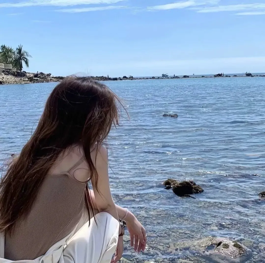 无限流逃杀《要听神明的话》高清完整版：课堂惊变死亡游戏，不倒翁与招财猫的恐怖制裁